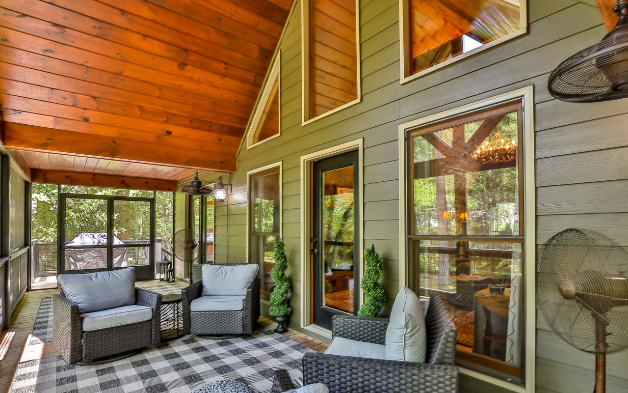 1426 Cashes Valley Lane
