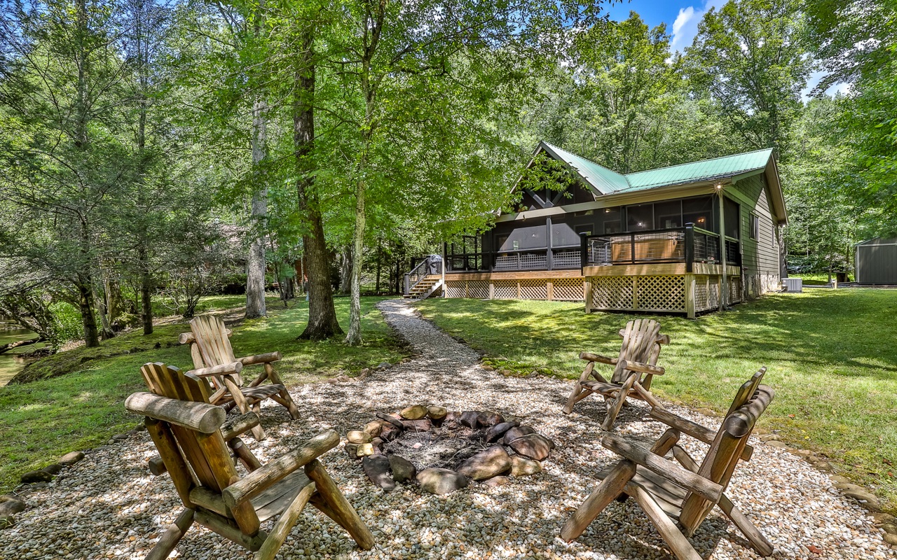 1426 Cashes Valley Lane