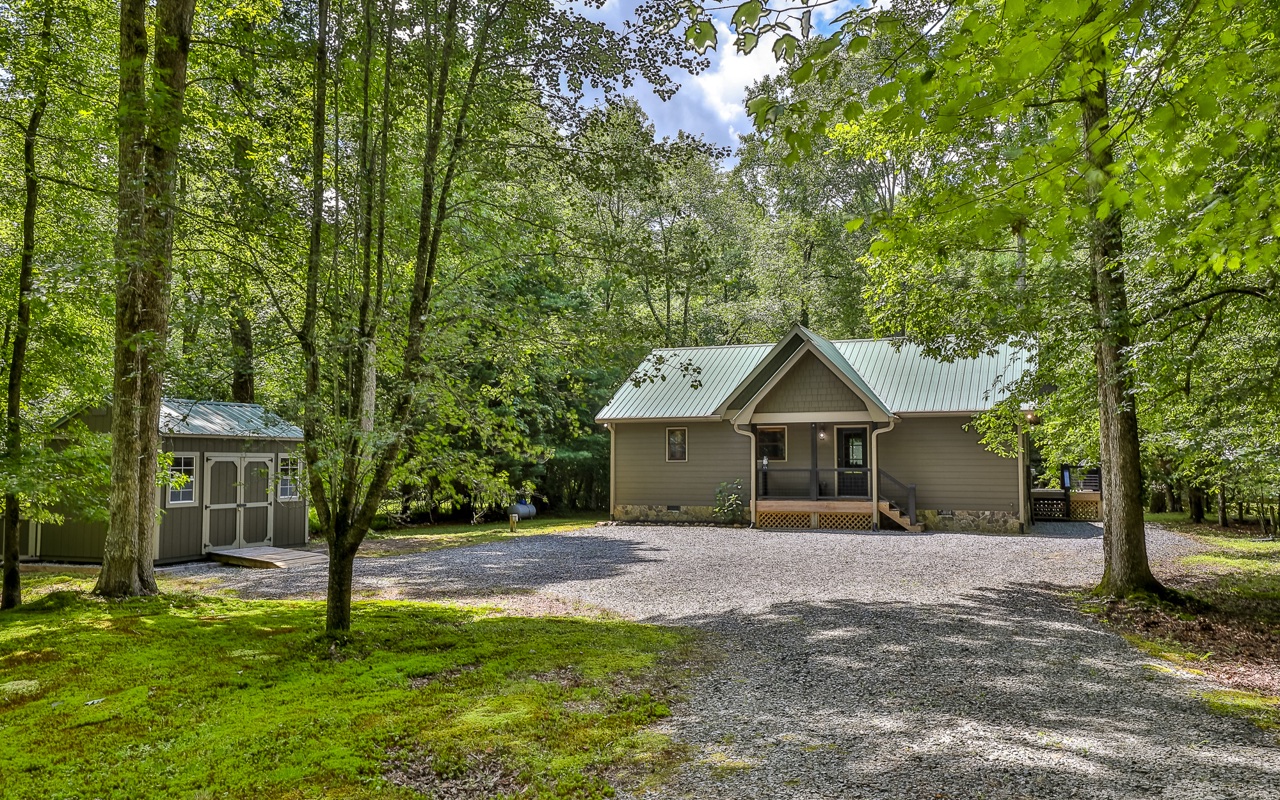 1426 Cashes Valley Lane