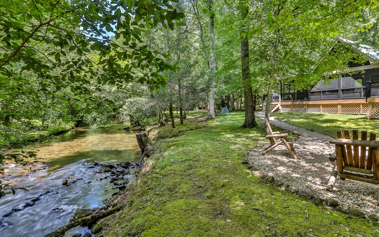 1426 Cashes Valley Lane