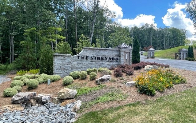 LT147 Twisted Oak Drive