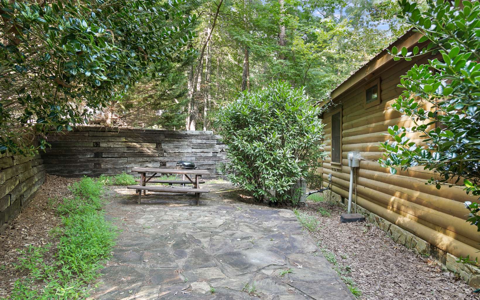 33 River Rock Road