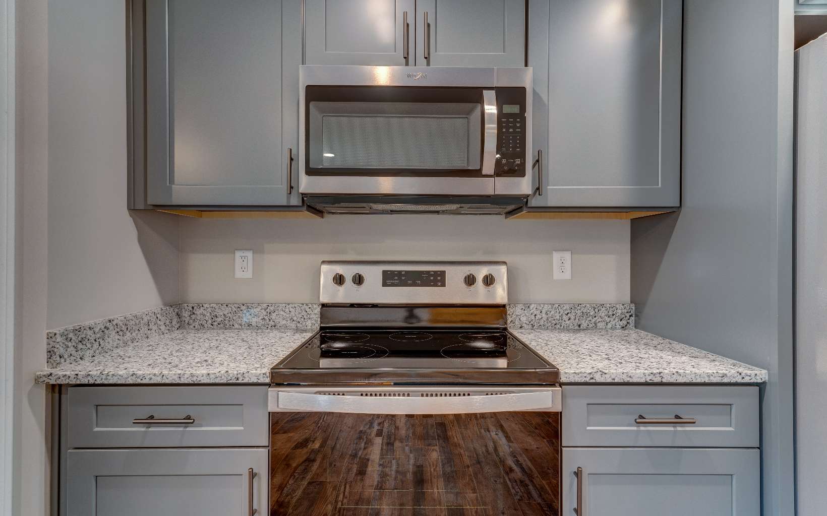 1214 Zenith Trail