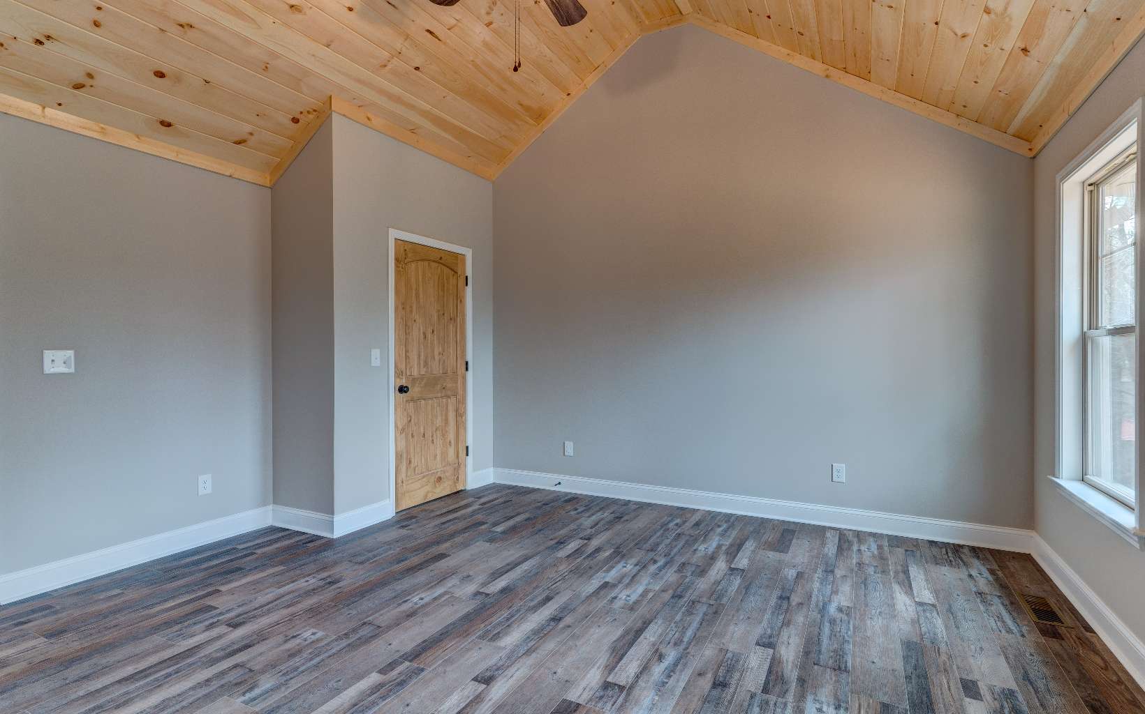 1214 Zenith Trail