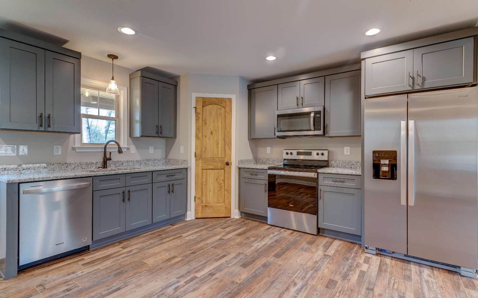 1214 Zenith Trail