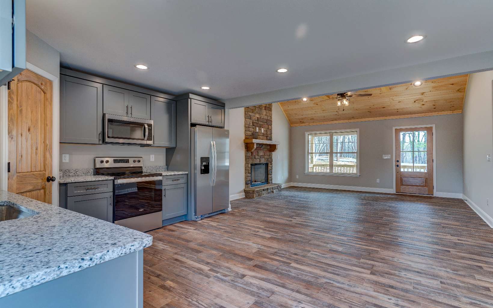 1214 Zenith Trail