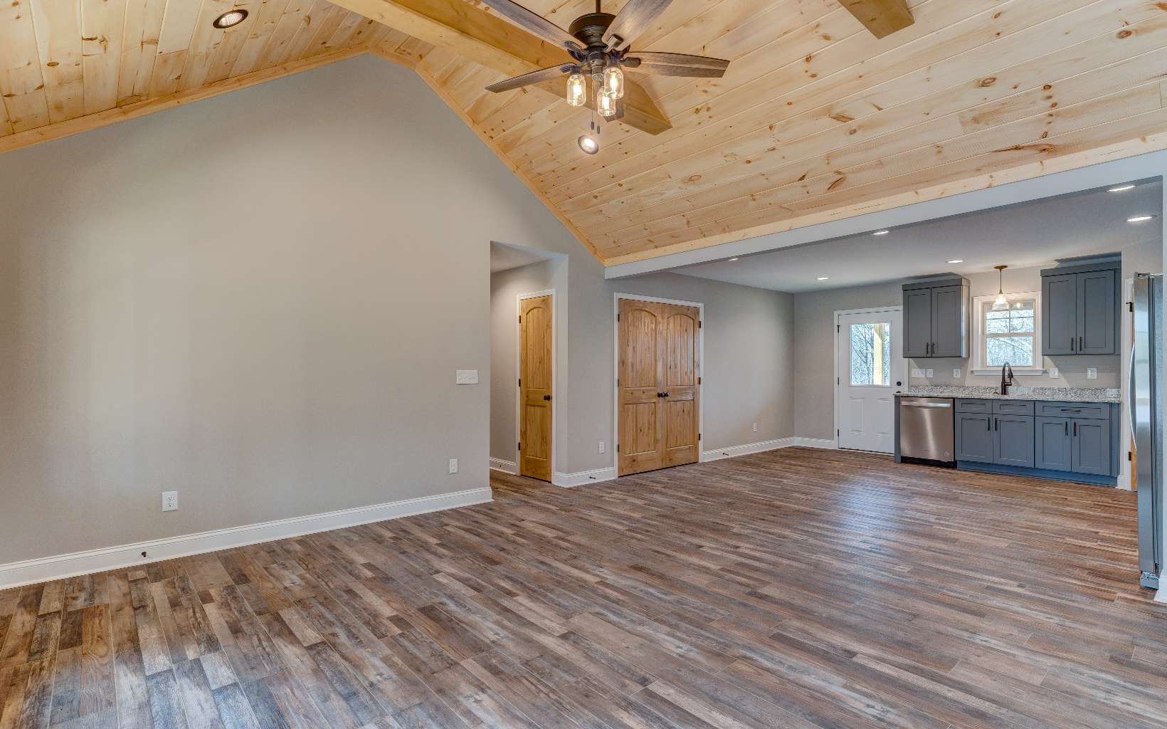 1214 Zenith Trail