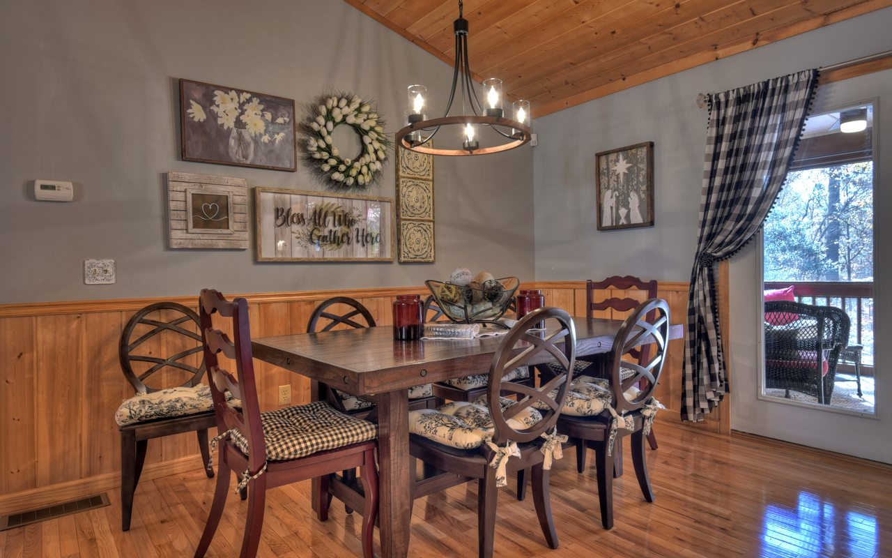 16 Glen Hollow Court