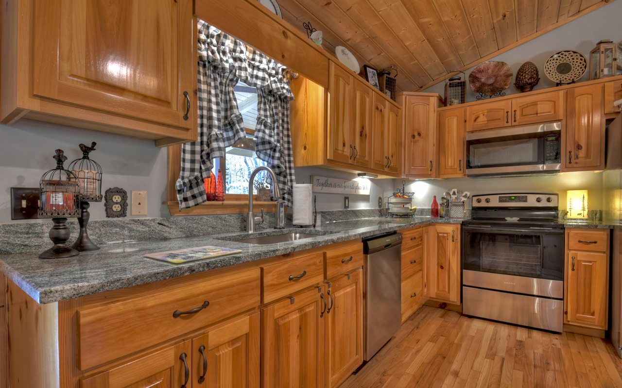 16 Glen Hollow Court