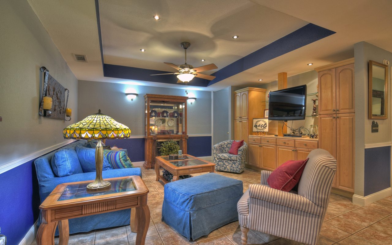 16 Glen Hollow Court