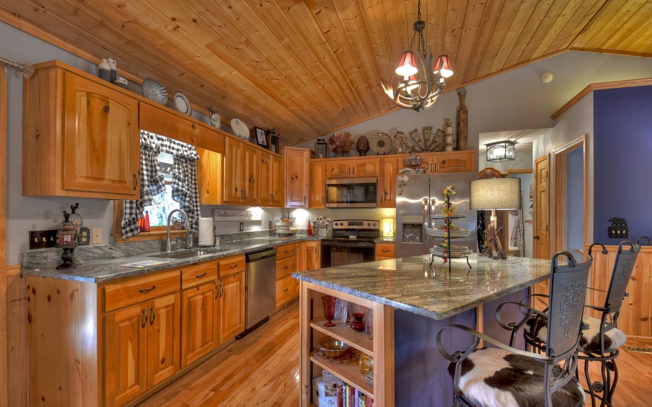 16 Glen Hollow Court