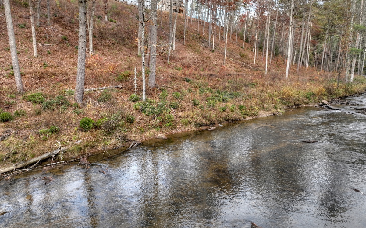 LT226 Woodstone Trail