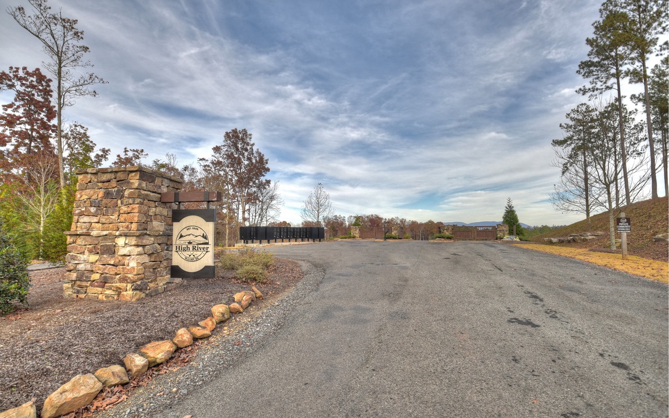 LT226 Woodstone Trail