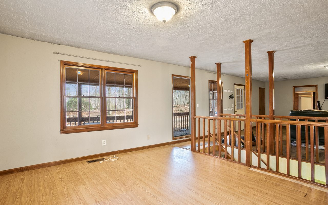 3010 Hwy 136e