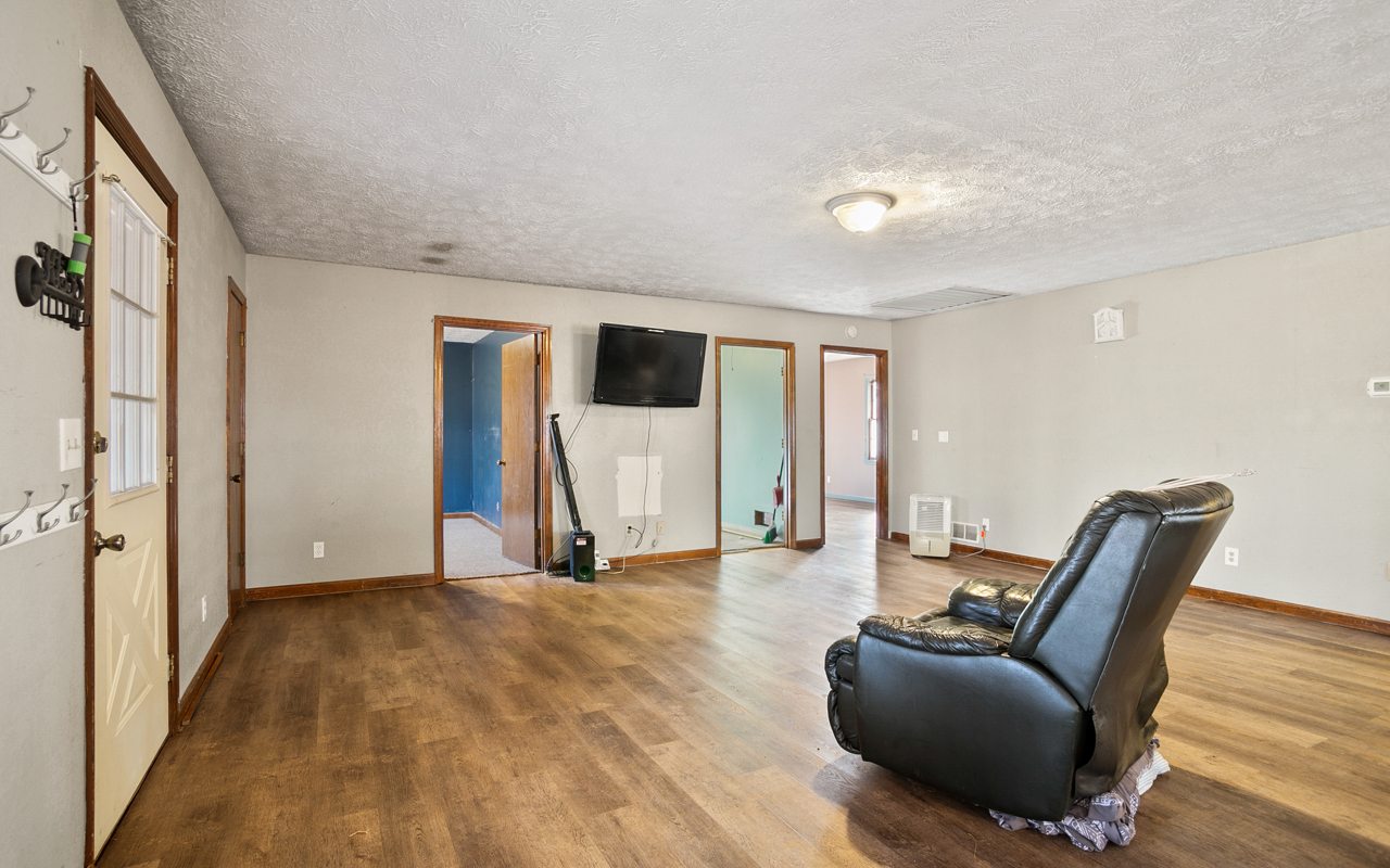 3010 Hwy 136e