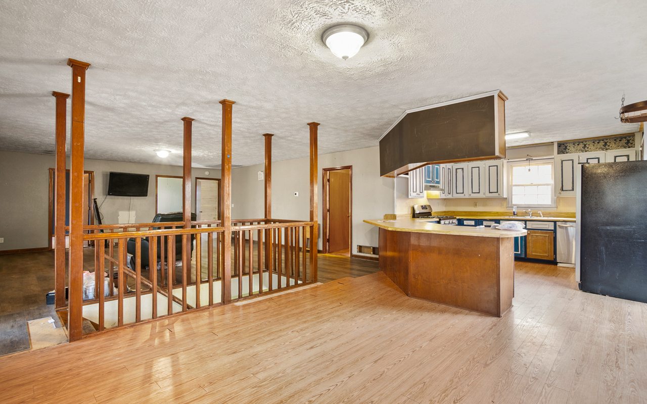 3010 Hwy 136e