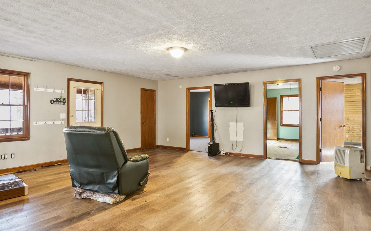 3010 Hwy 136e