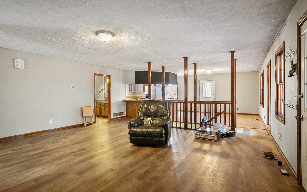 3010 Hwy 136e
