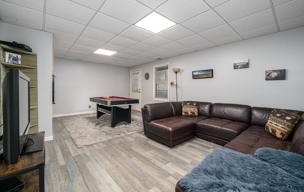 92 S Crestview Drive