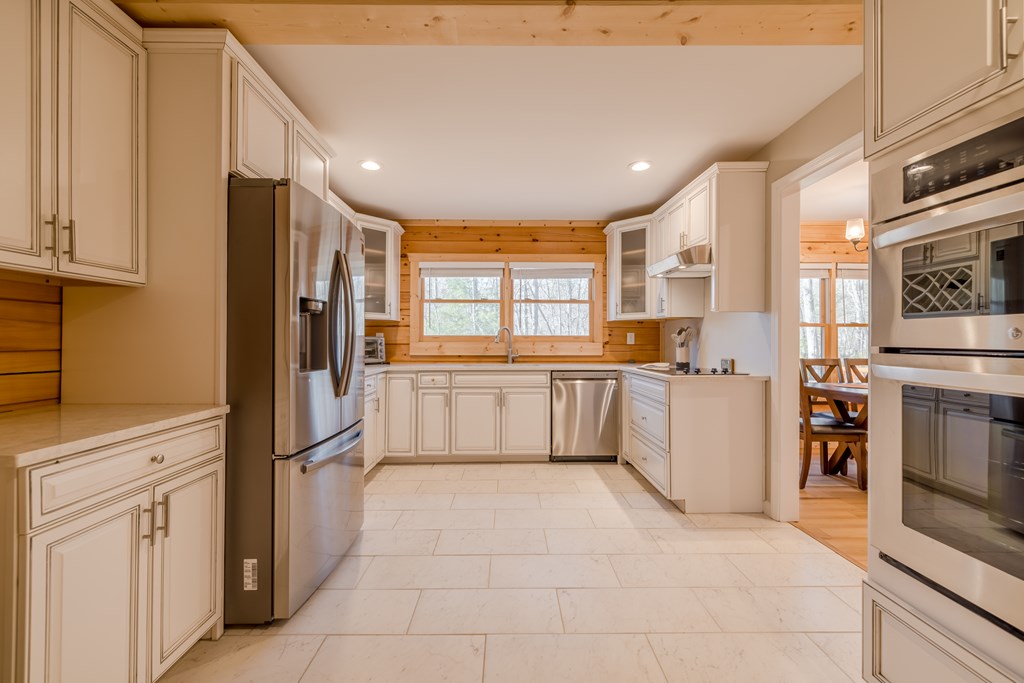 102 Red Hawk Trail