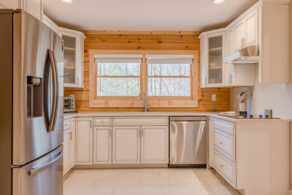 102 Red Hawk Trail