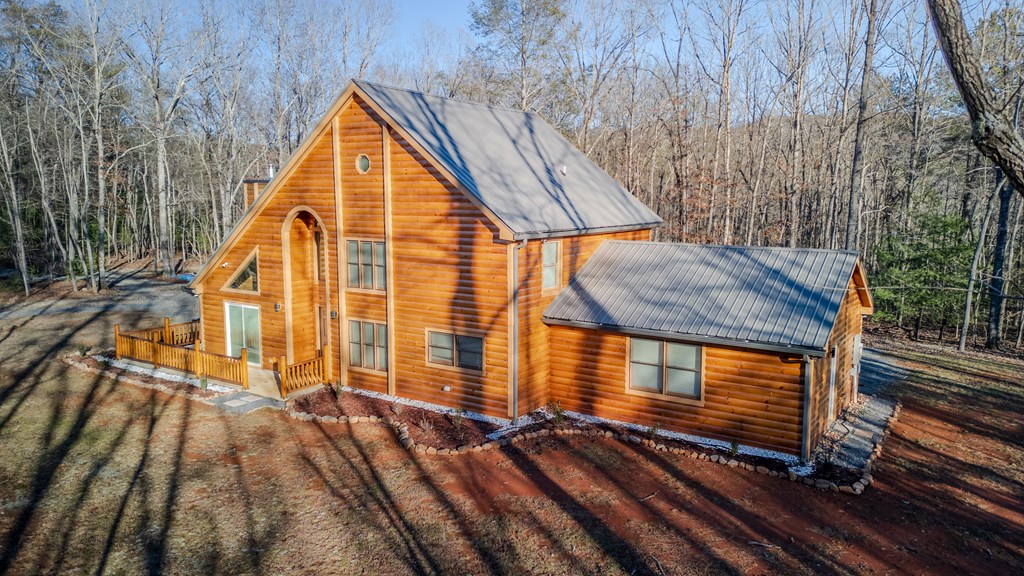 102 Red Hawk Trail