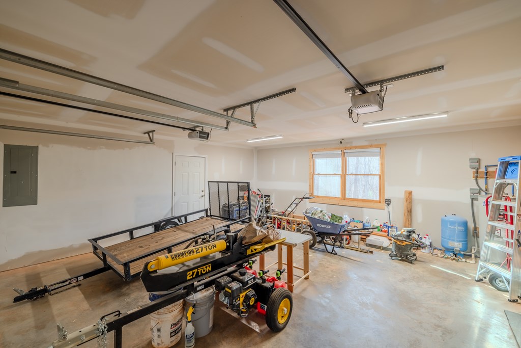 102 Red Hawk Trail