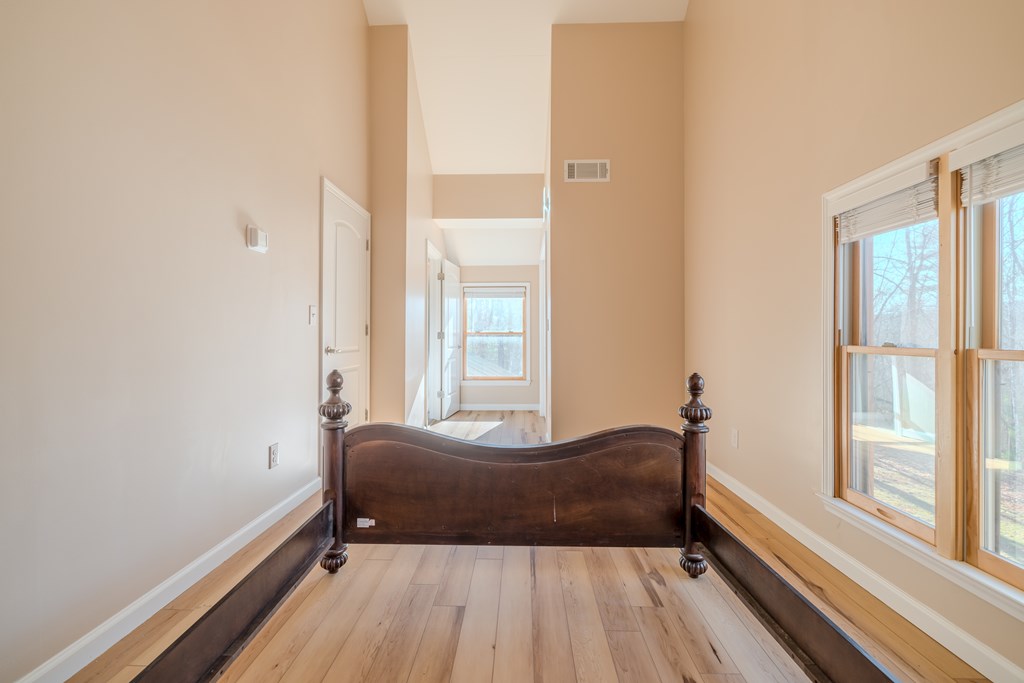 102 Red Hawk Trail