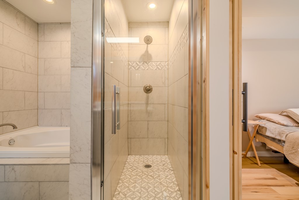 102 Red Hawk Trail