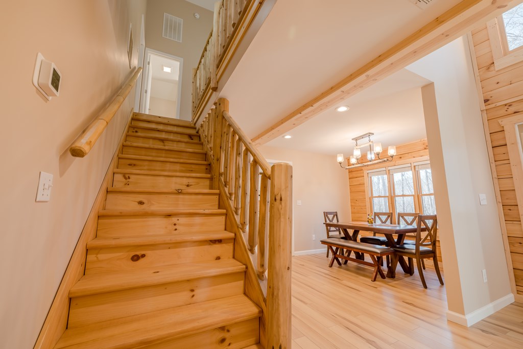 102 Red Hawk Trail