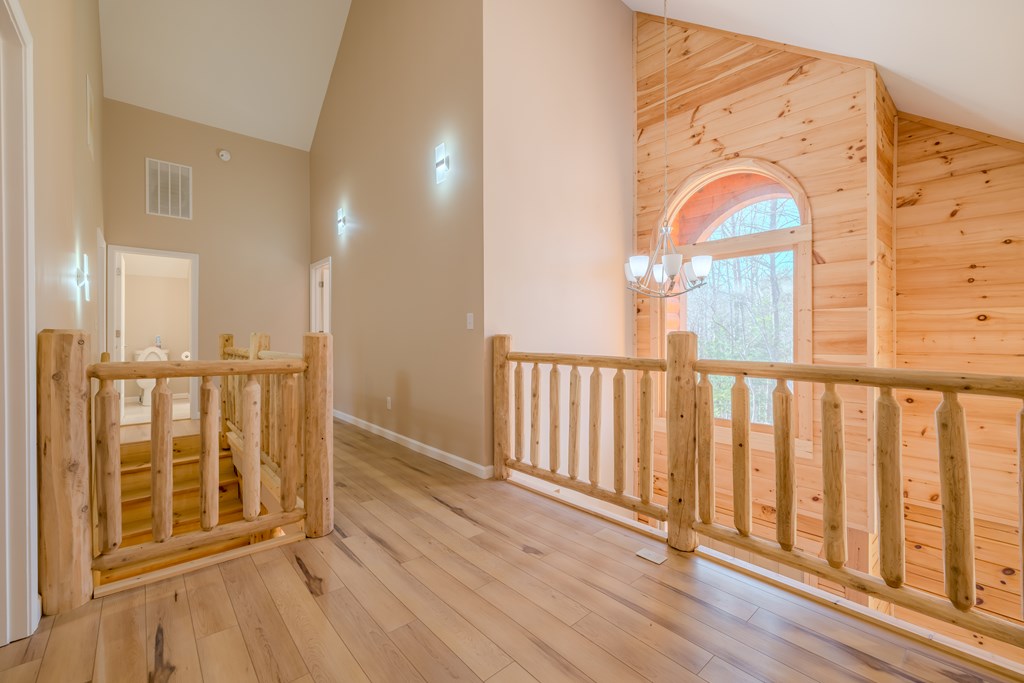 102 Red Hawk Trail