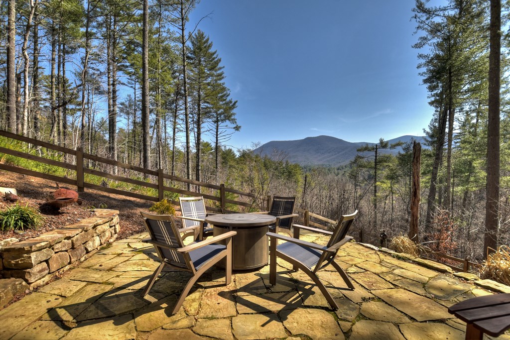 969 Hidden Lake Drive