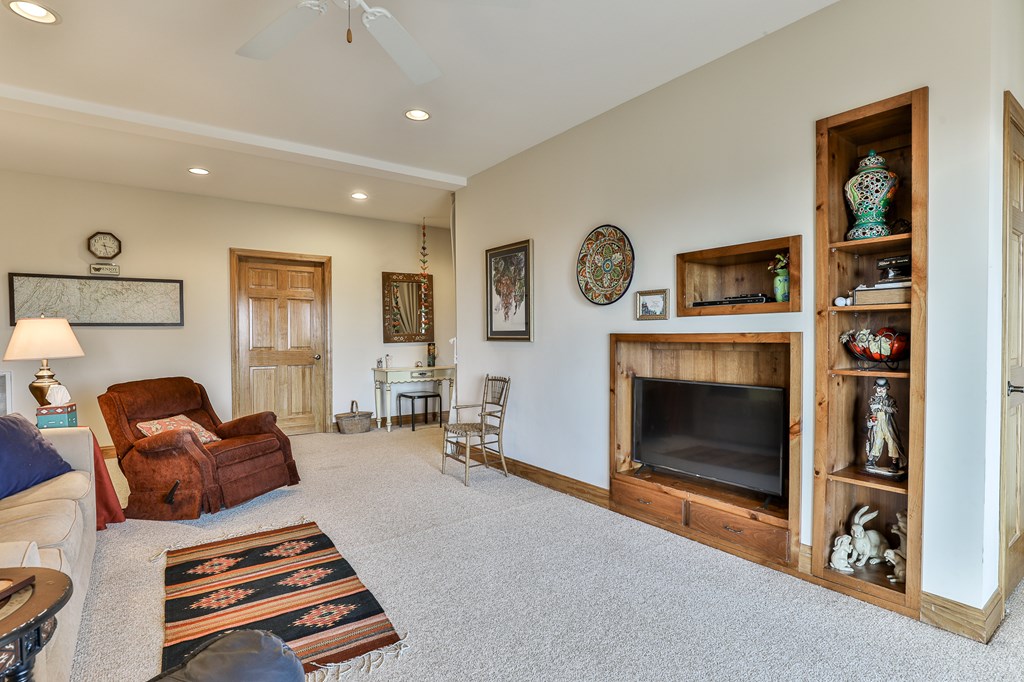1512 Walnut Ridge