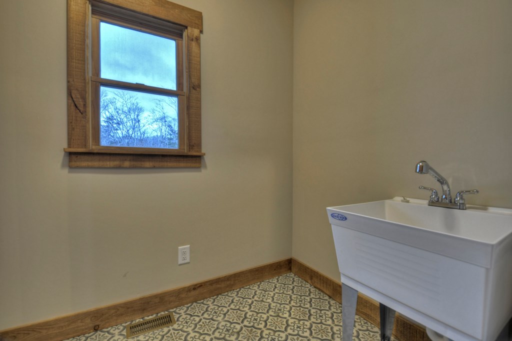 168 Summit View Lane