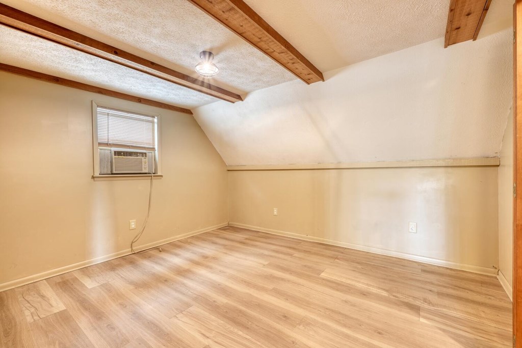 293 Paul Nicholson Road