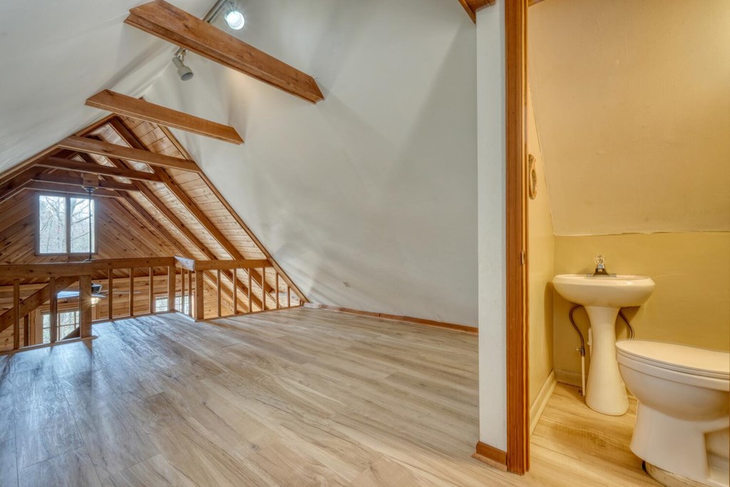 293 Paul Nicholson Road