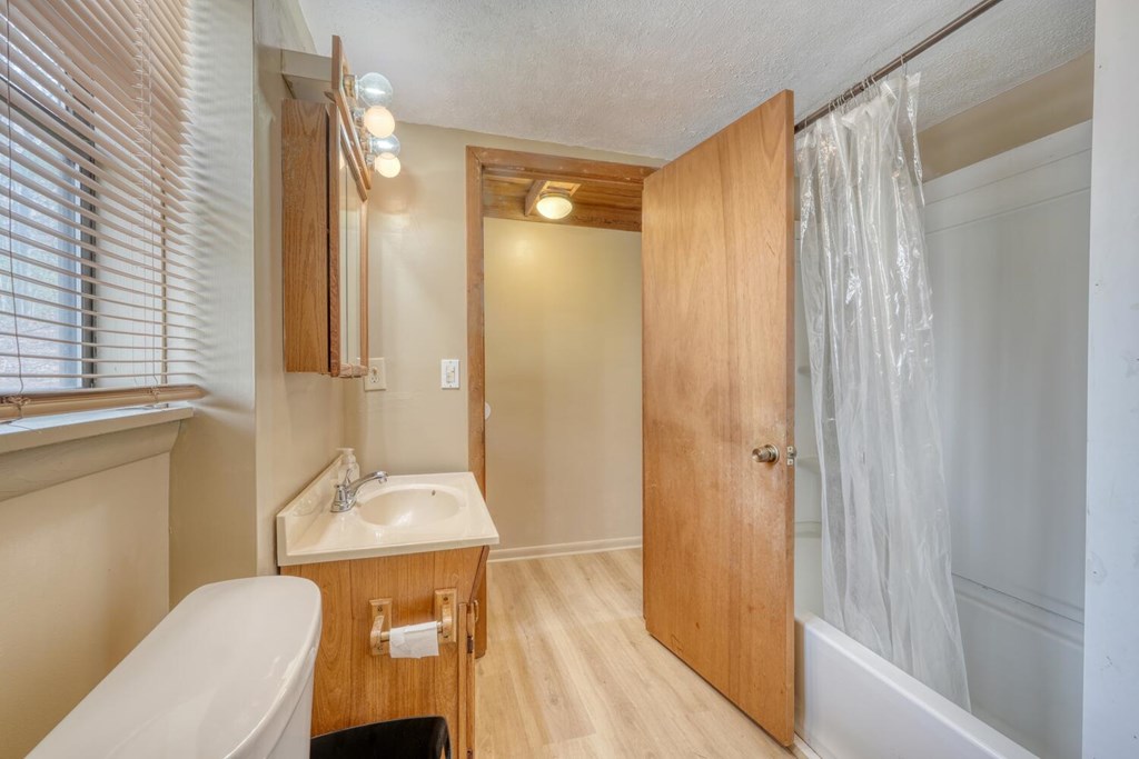 293 Paul Nicholson Road