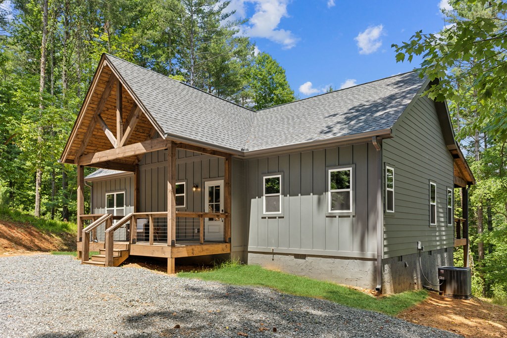 152 Springwater Court