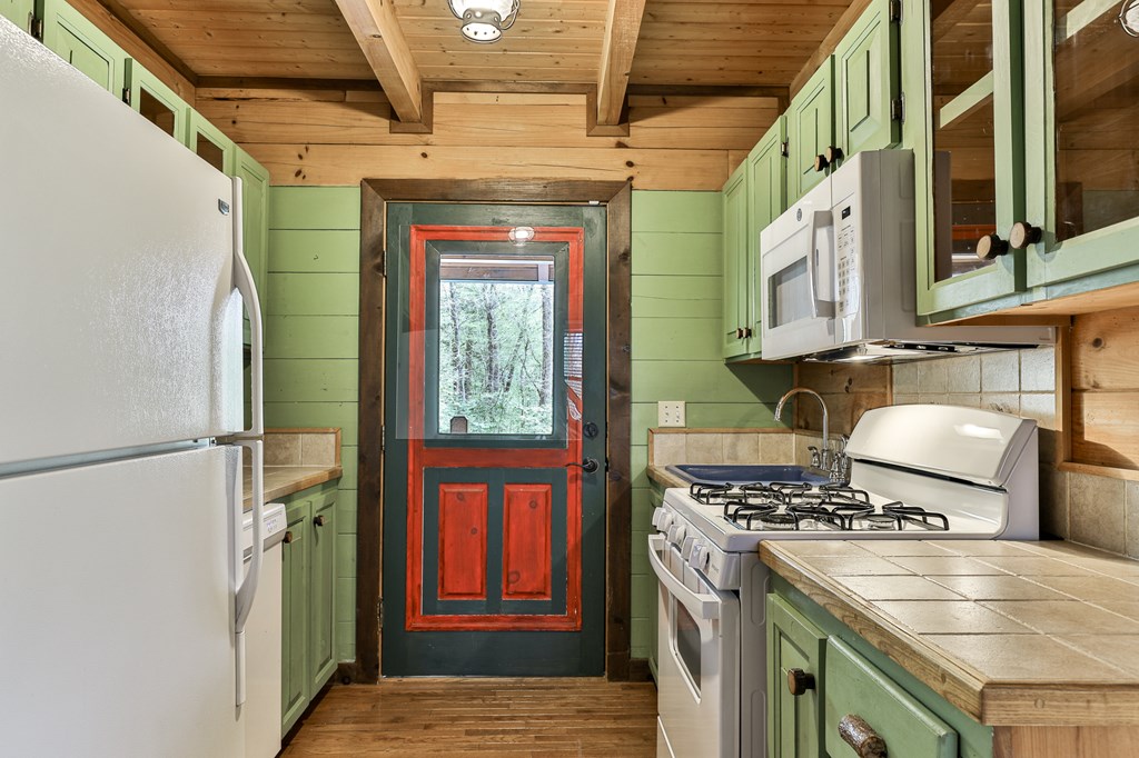 121 Farmstead Road