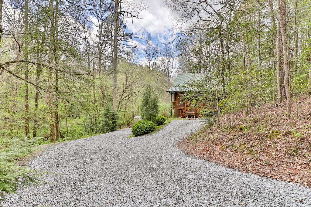 121 Farmstead Road