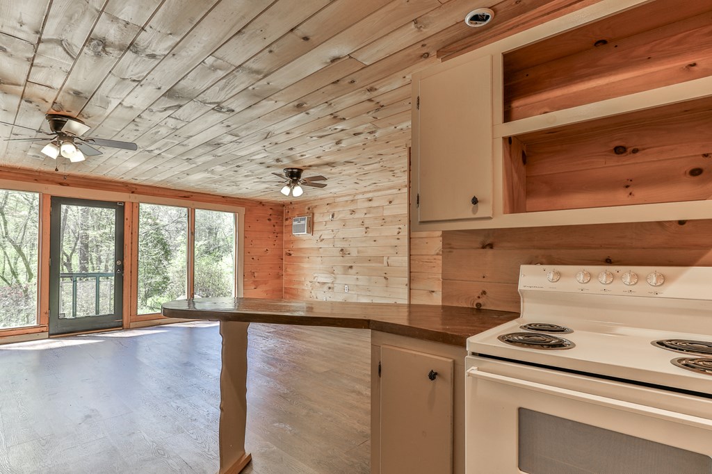 121 Farmstead Road
