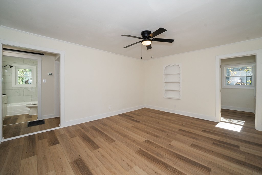 359 Fairburn Road Nw