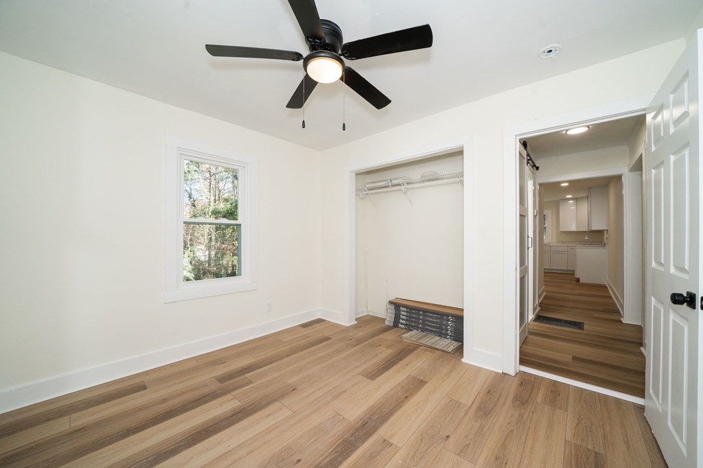 359 Fairburn Road Nw