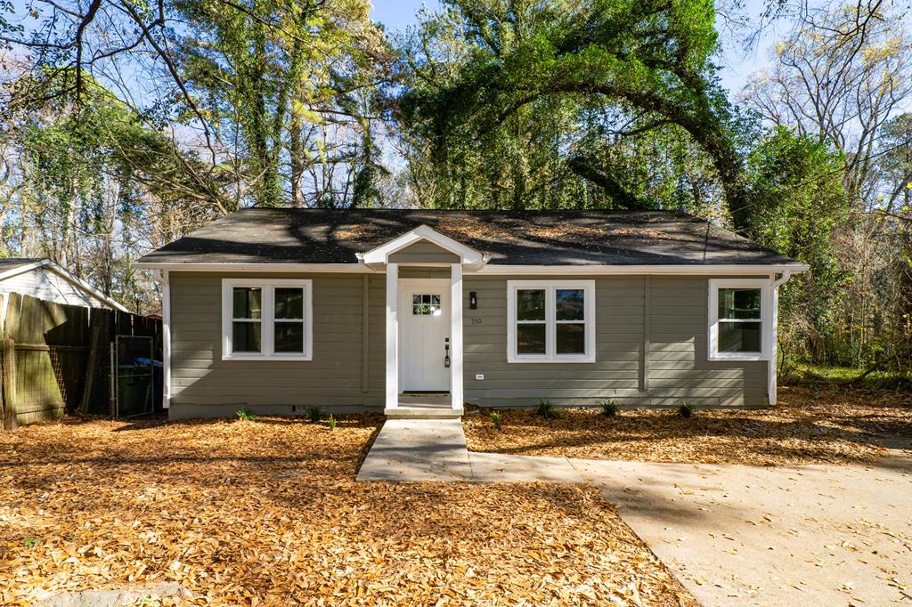 359 Fairburn Road Nw