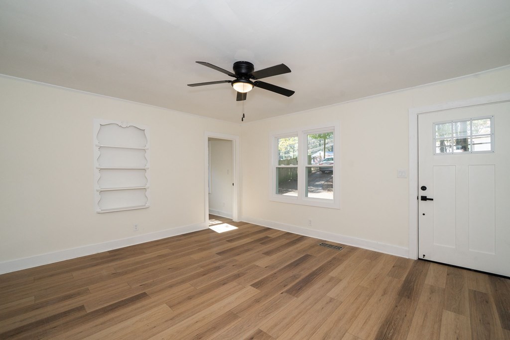 359 Fairburn Road Nw