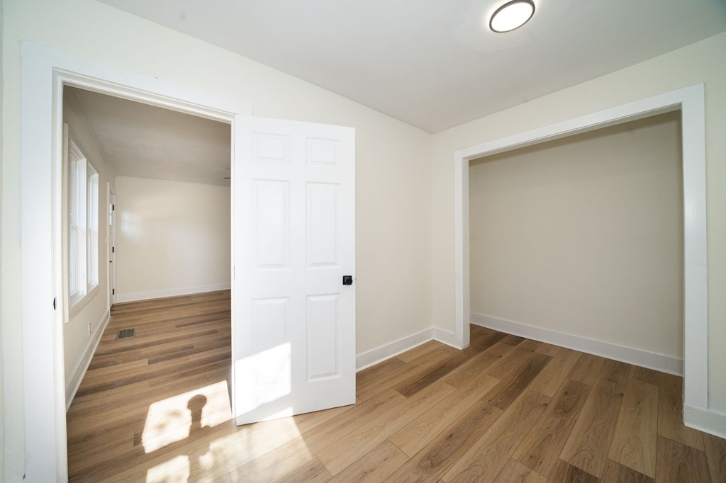 359 Fairburn Road Nw