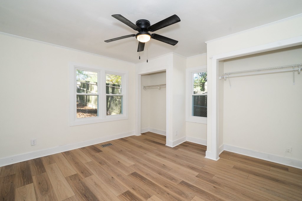 359 Fairburn Road Nw