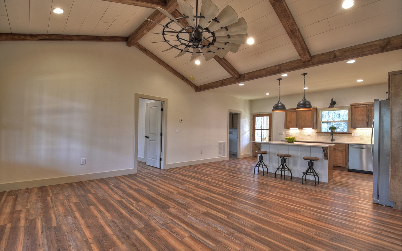 1074 Zenith Trail