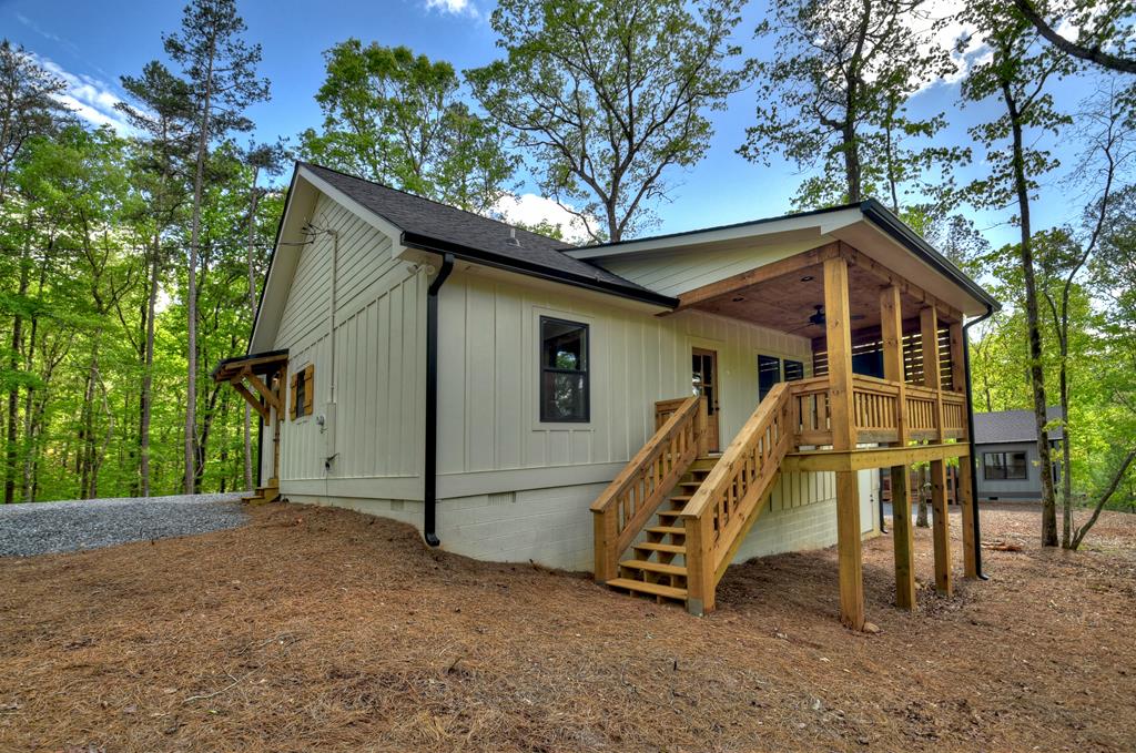1074 Zenith Trail