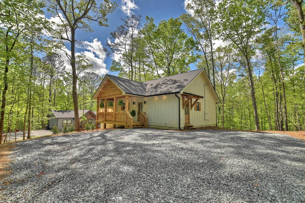 1074 Zenith Trail